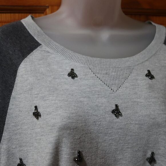 Talbots Gray and Blue Beaded Short Sleeve Blouse Large - Picture 2 of 13